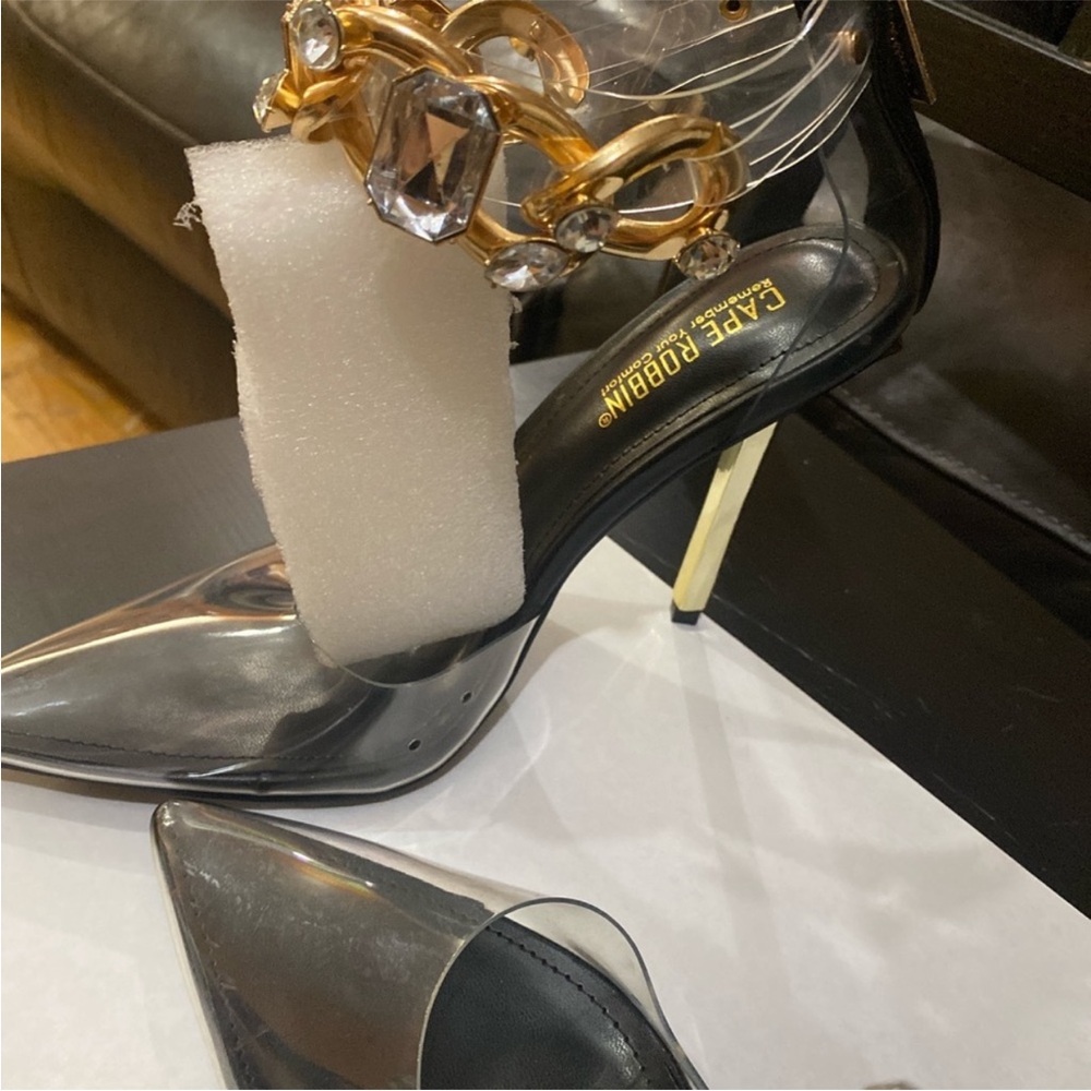 Sexy Cape Robbin Clear Point Heel Shoe - Picture 2 of 4